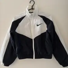 Nike ウインドブレーカー　ホワイト/ブラック