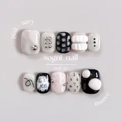 ［105］ネイルチップ　ピンク×ネイビーネイル　個性派ネイル　ニュアンス　落書き