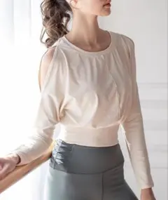 DAY CLOSET ヨガウェア オープンショルダー ピラティスのサムネイル