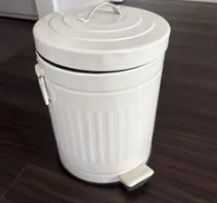 フタ付きゴミ箱のサムネイル