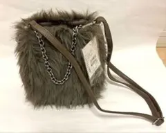 新品タグ付き♪ フェイクファーバッグ　2Way ショルダー & ハンドバッグ