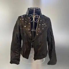 スタッズ付きブラックライダースジャケット