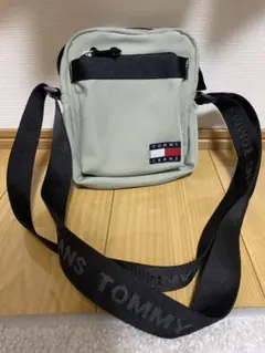 TOMMY JEANSグレー　ショルダーバッグ