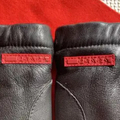 普拉达 黑色小牛皮 柔软手套