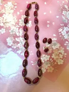 赤紫色マーブル模様ネックレスとイヤリングセット