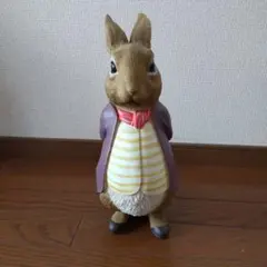 ピーターラビットの置物