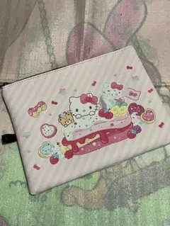 ハローキティ　フラットポーチ　サンリオ　キティちゃん　未使用品