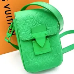 ルイヴィトン トリヨン モノグラム Ｓロック ヴェルティカル ウェアラブルのサムネイル