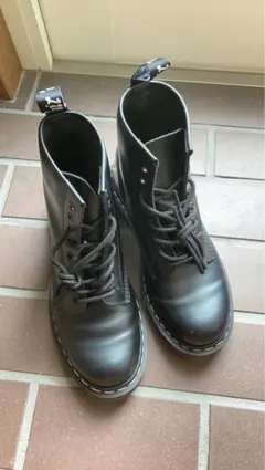 Dr.Martin 1460 WHITE STITCH 8 ホール ブーツ