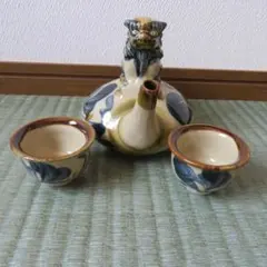 末吉窯　　　シーサー徳利　　　沖縄やちむん　　壺屋焼
