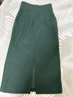 ダークグリーン タイトスカート スリット入りのサムネイル