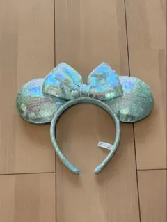美品　Disneyスパンコールカチューシャ　ミニー