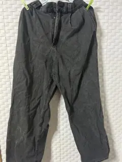 ブラック ストレートパンツ