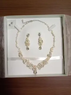 ステラブライダル　ネックレス・ピアスセット