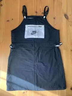 Nike ジャンバースカート 黒 ナイキ