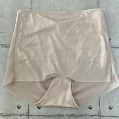 ワコール おなかフラットパンツ ショートガードル ボーイレングス丈 W70