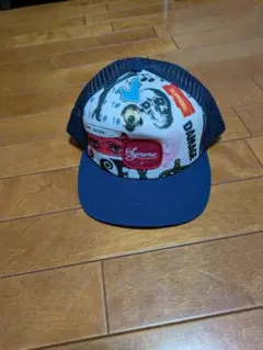 Supreme グラフィックトラッカーキャップ