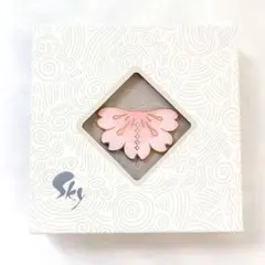 Sky星を紡ぐこどもたち ピンバッジ 聖なる雪花ケープ | Mercari