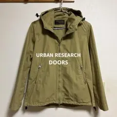 ベージュ マウンテンパーカー