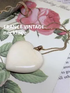 フランス ヴィンテージ 蚤の市 ハートモチーフ アイボリー ネックレス Y2Kのサムネイル
