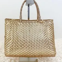 Item thumbnail for item ce389e94-abed-41f4-8de6-68f92edfbd7f