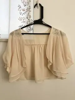 アイボリー ベージュ　ボレロ　シフォン　羽織　結婚式　お呼ばれ　ビジュー