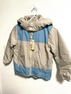新品　フード付きジャケット ベージュと青の配色