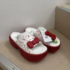 新品】Hello Kitty CROCS 厚底 サボ サンダル - メルカリ