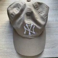 NYロゴ ベースボールキャップ ベージュ