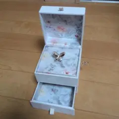 COSME DECORTE 花柄内装の蝶型オルゴール