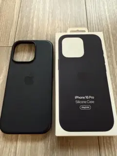 Apple純正 iPhone16Proシリコンケース ブラック