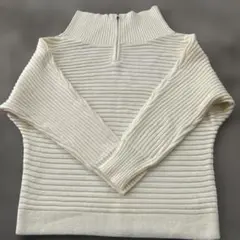 and it クリーム色リブ編みハイネックセーター