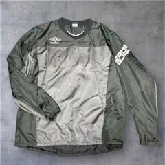 ピステ umbro ウィンドブレーカー