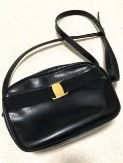 Salvatore Ferragamo フェラガモヴァラレザーショルダーバッグ