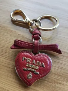 PRADA プラダ ハート キーホルダー キーリング レッド ゴールド - メルカリ