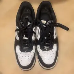 NIKE AIR FORCE 1 ブラック ホワイト スニーカー