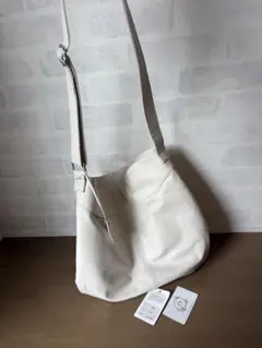 一部傷あり未使用に近い美品✨zucchero ショルダーバッグ レザー(牛革)