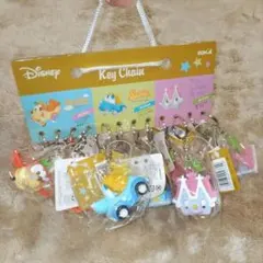 ディズニー キーホルダー レア キャラクター ペドロ スージー 小さな家