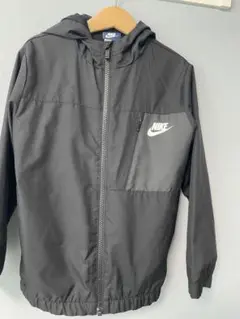 Nike キッズジャケット XS 黒　135