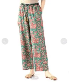 SOULIEADO スカラベプリント ナローパンツ