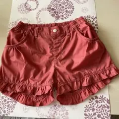 フリル付きピンクショートパンツ
