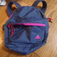 adidas ネイビー リュック