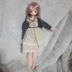 アゾン　あいか　ピンクシルバーの髪