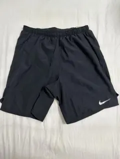 新品未使用　ナイキ Dri-FIT ランニングショーツ ブラック Mのサムネイル