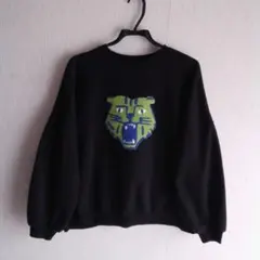ナイスクラップ 虎 サガラ刺繍 クロップド トレーナー バルーン袖 黒 Fのサムネイル
