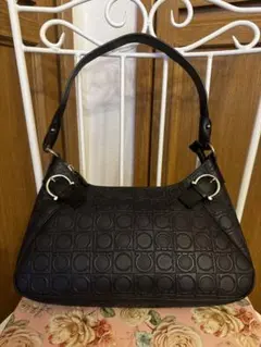 ［極美品]フェラガモ ブラック ショルダーバッグ レザー