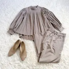 【美品】ルイルエブティック　プリーツフレアトップス　パンツスーツ　セットアップM