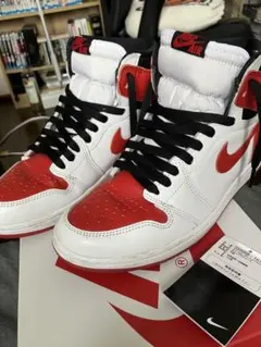Nike ジョーダン1 ヘリテージ　赤　白