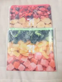 セブンイレブン　HAPPYくじ　G賞スムージーフラットポーチ　2個セット