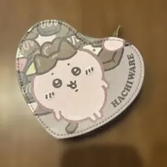 ちいかわ しまむら ダイカットポーチ ハチワレ バレンタインのサムネイル